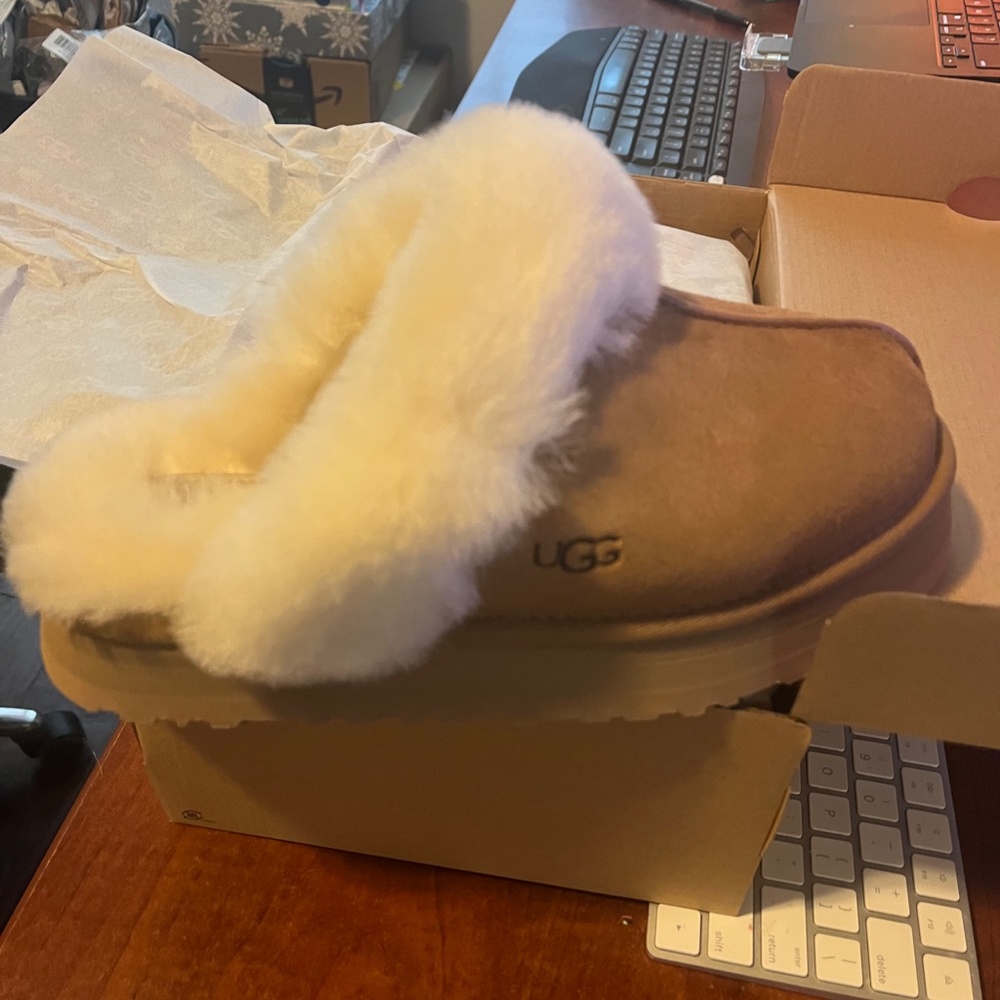 UGG size 8, new with tags